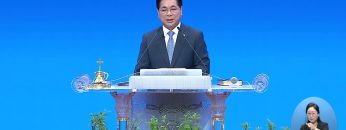 그의 곁에서 창조자가 되어