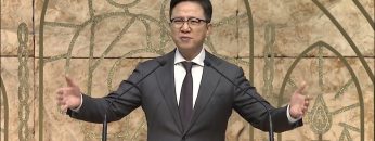 반드시 예수님 위에 서야 합니다